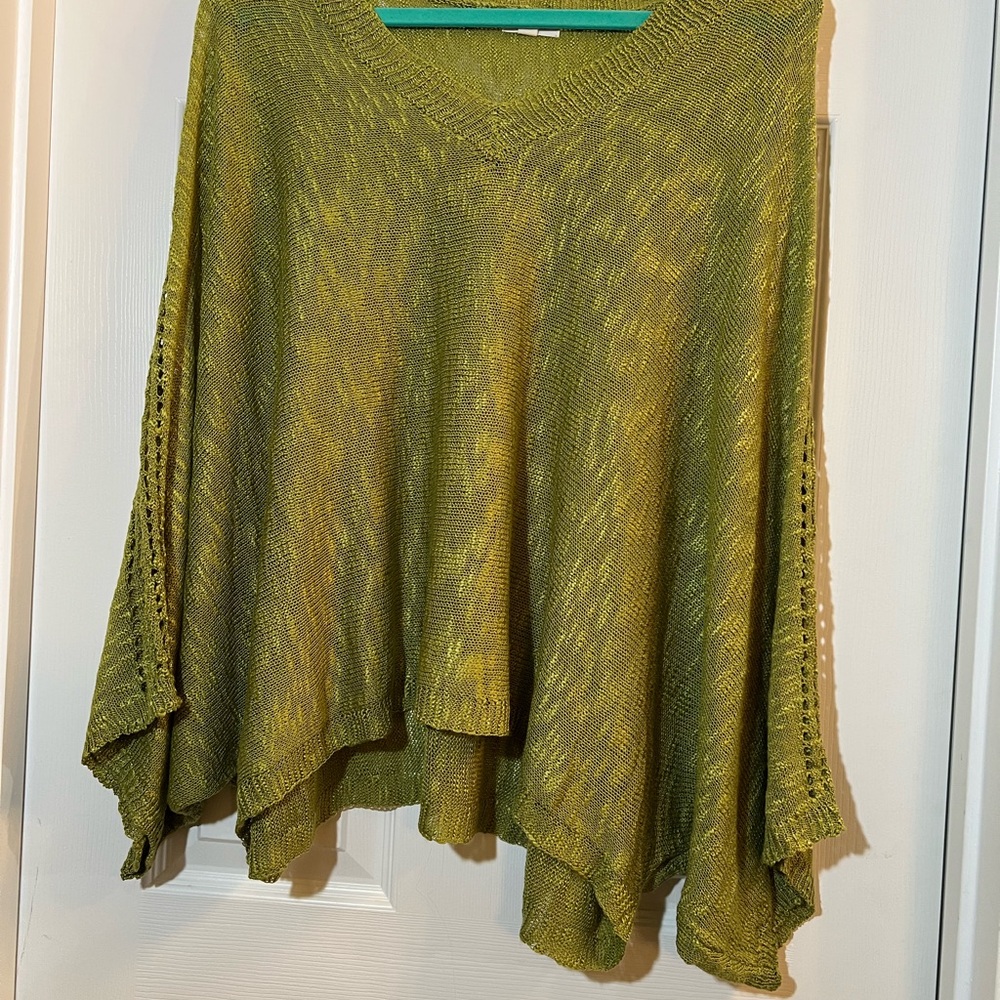 ๐ฆ NWOT LA MIEL V-Neck lightweight Sweater in Olive Green size large - Picture 2 of 5